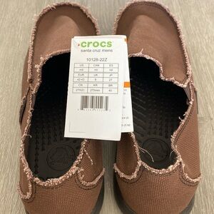 CROCS Men’s Santa Cruz slip on. New w/tag